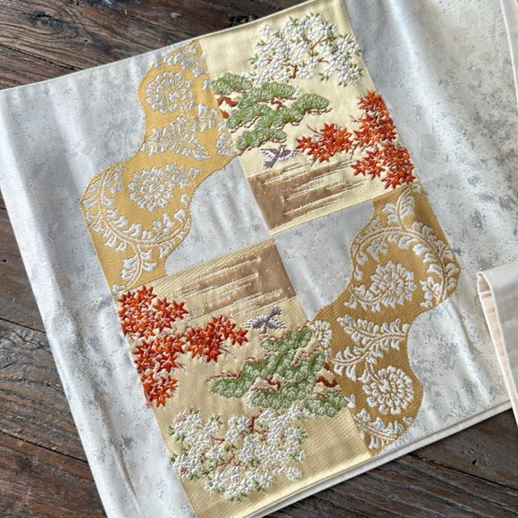 Vintage silk embroidered Obi - Picture 4 of 7